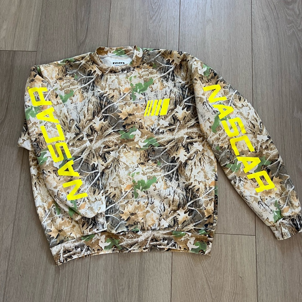 NASCAR Racing Crewneck Sweatshirt Camo Graphic Long Sleeve Size Large